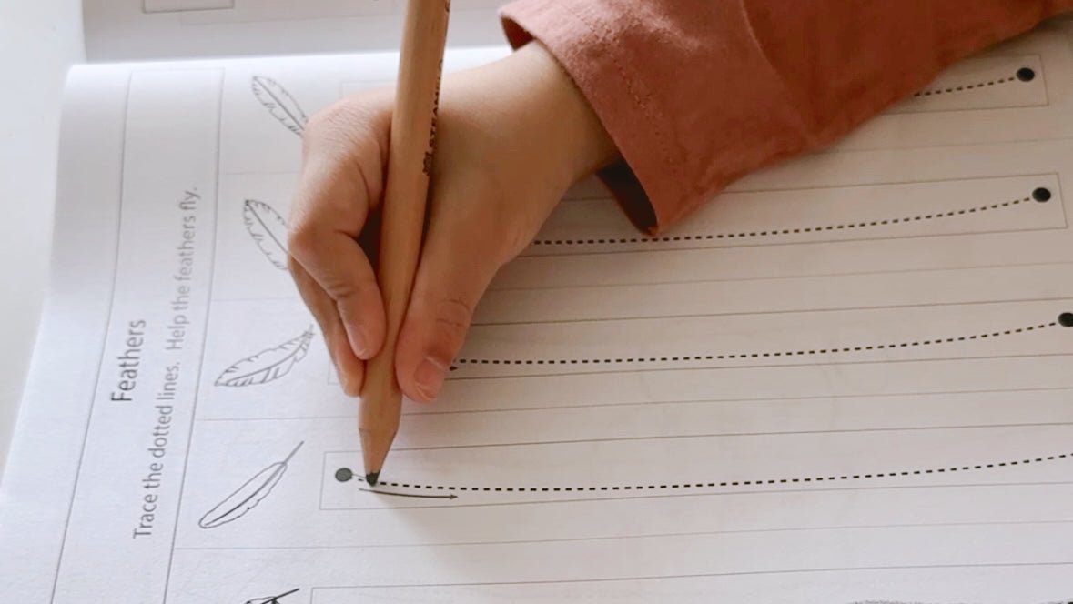 ¿Cómo enseña Montessori a agarrar el lapiz correctamente? - Montessori Momers