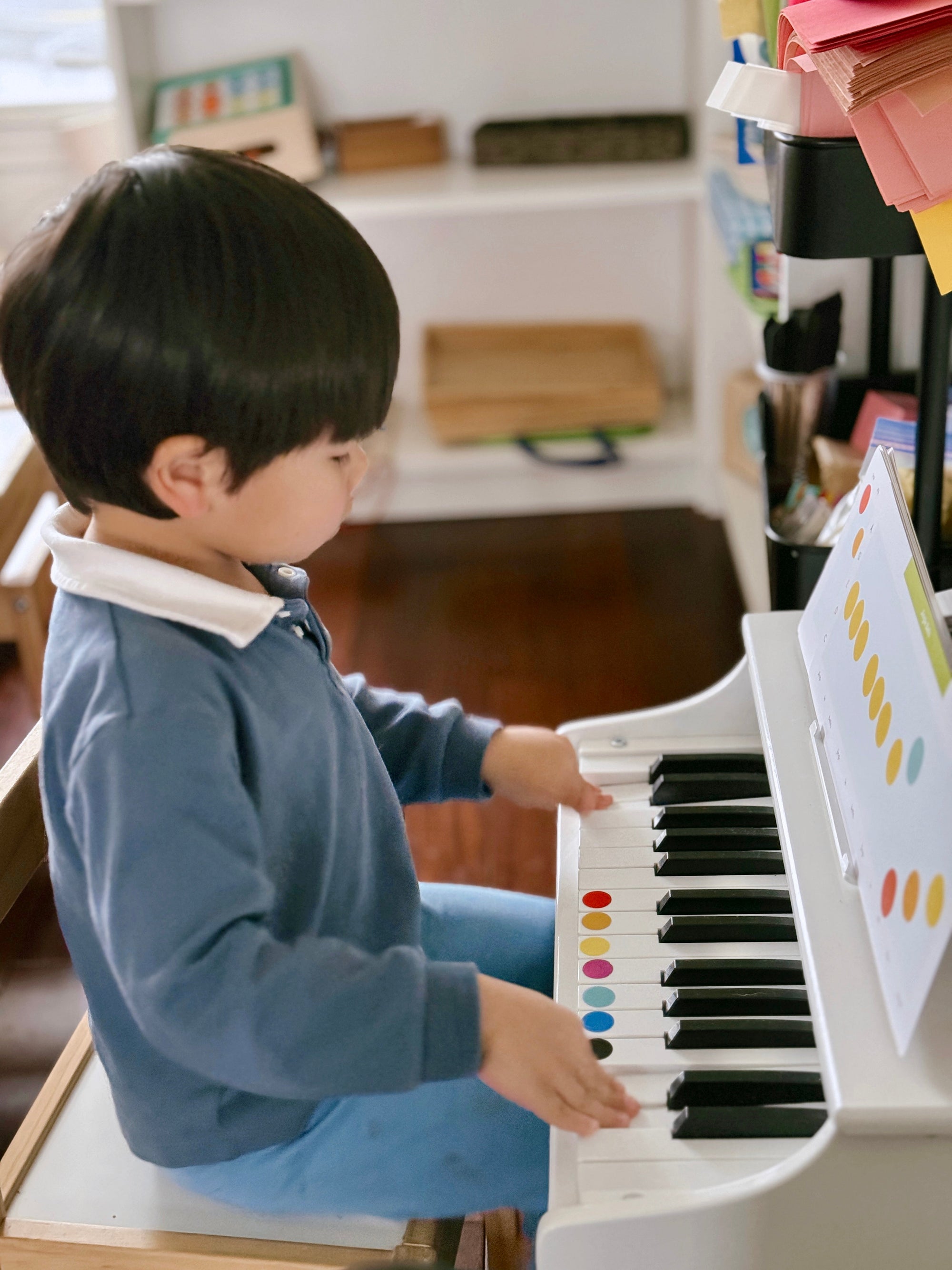 ¿Cómo seleccionar materiales Montessori adecuados para tu peque? - Montessori Momers