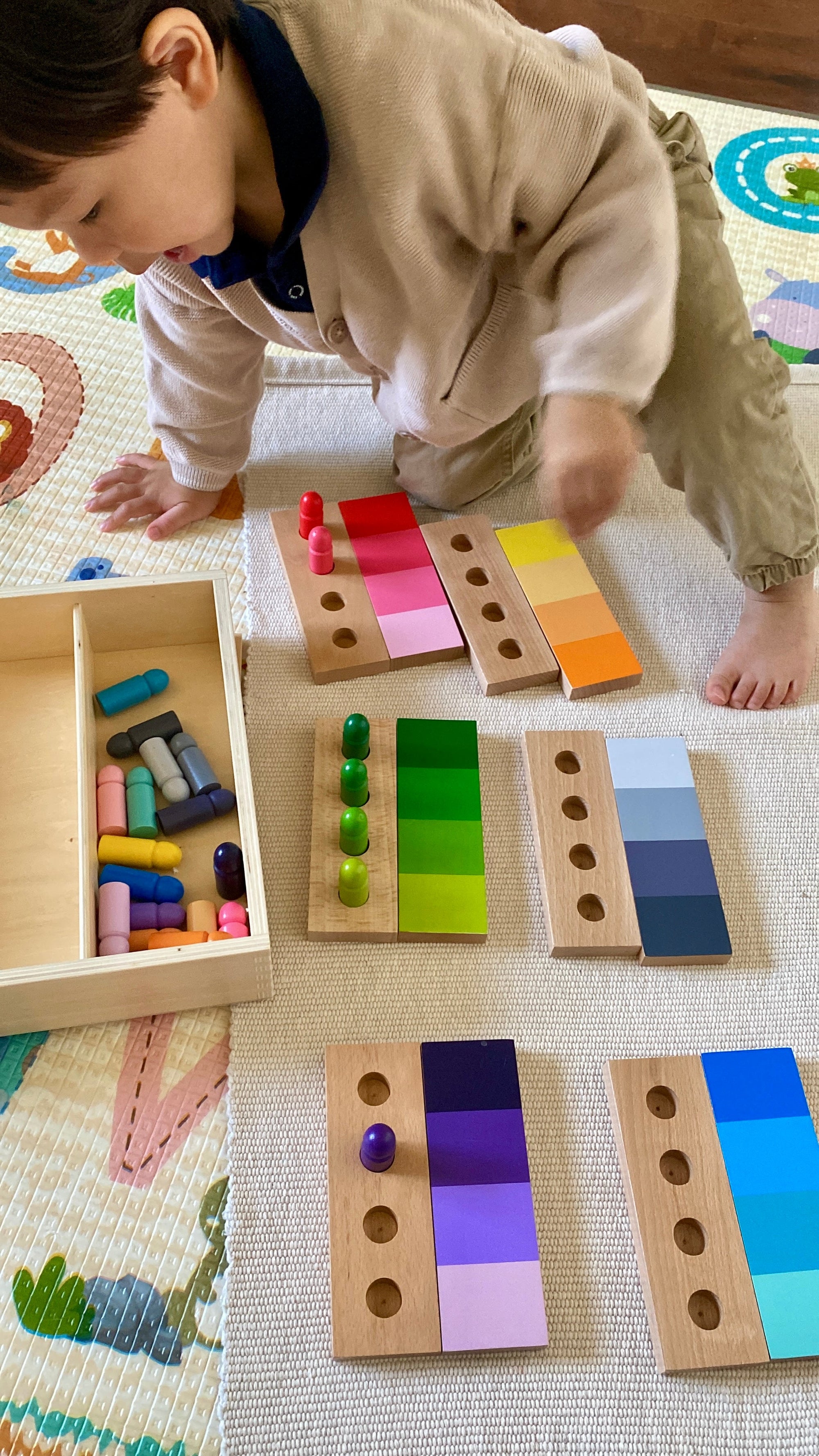 Cuáles son los beneficios de las actividades Montessori en el desarrollo Infantil - Montessori Momers